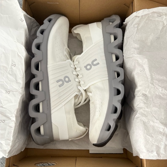 On Running Shoes - NIB Men’s On CloudSwift 4 Running Shoe Size 10.5 Ivory/Alloy